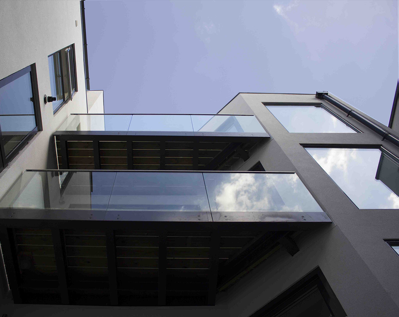 balconies with glass balistrade